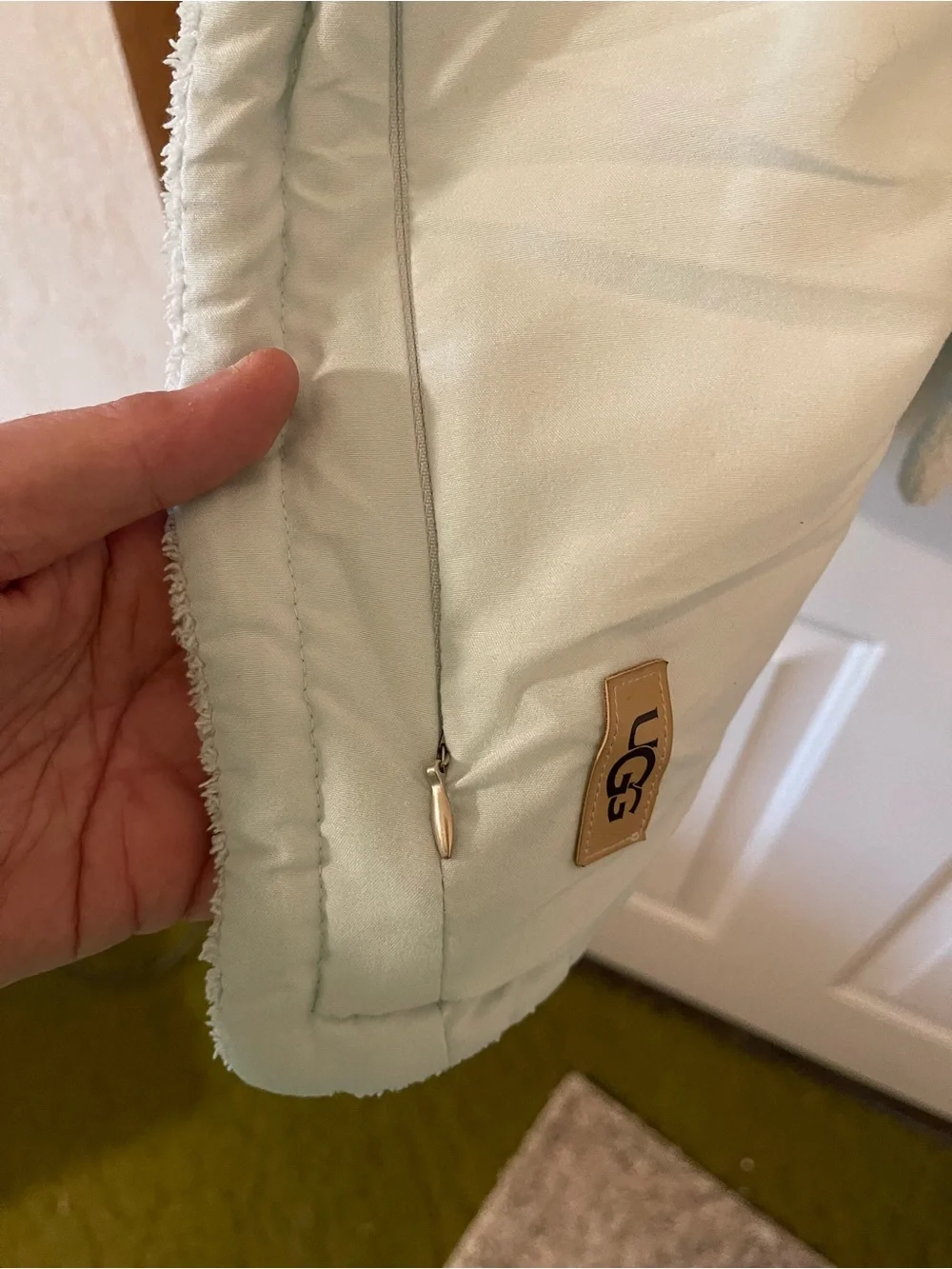Set Of 2 Ugg Pillowcase Furry Plush Light Mint Green King Ultra Soft Brown Tag